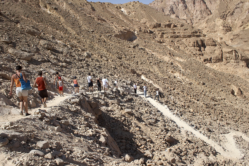 (003) Zuerst geht es abw�rts...